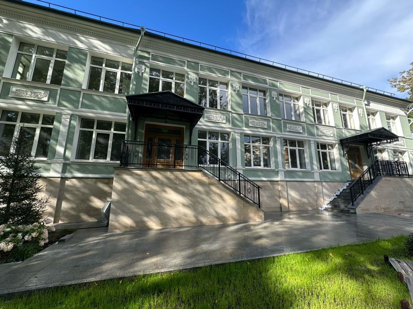 Реконструкция офисного здания 1954 года постройки — общий вид